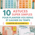 Une femme souriante consultent un carnet de recettes pour la planification des repas