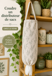 Un distributeur de sacs coloré en tissu, accroché au mur dans une cuisine moderne.