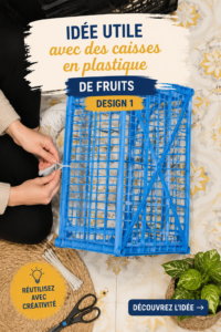 Caisses plastiques réutilisées en objets décoratifs colorés dans un salon