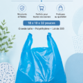 Sacs de courses en plastique bleus, prêts à être utilisés pour shopping.