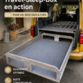 Une Travel-Sleep-Box bien organisée dans un véhicule