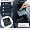 Organisateur de console centrale Toyota Tacoma en cours d'utilisation, montrant son efficacité.