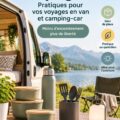 Accessoires de rangement pratiques pour camping-car sur une table.